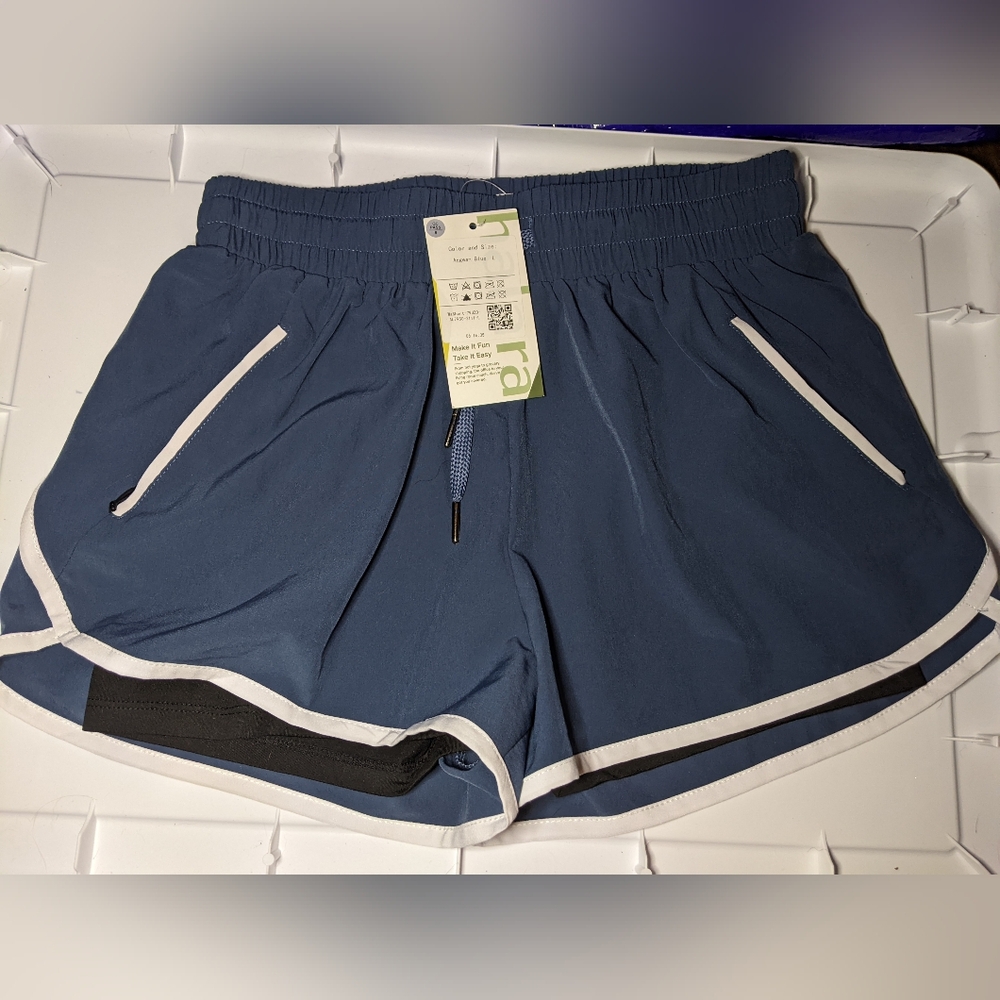 [NWT] Halara - High-Rise Contrast Trim 2.5" Shorts | Large | Aegean Blue - Picture 13 of 13
